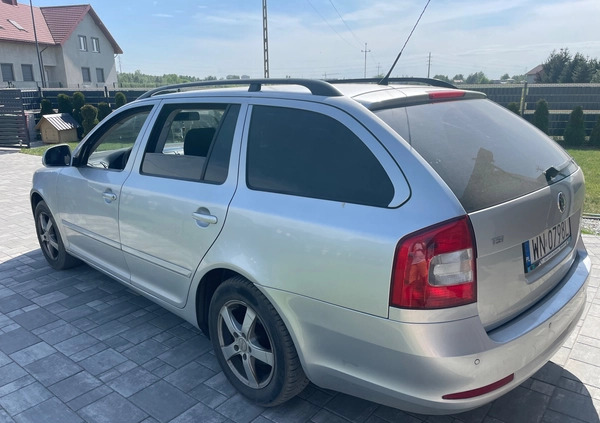 Skoda Octavia cena 18800 przebieg: 240000, rok produkcji 2009 z Toruń małe 67